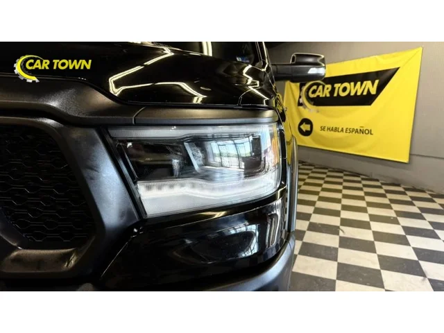 SEMINUEVOS RAM 1500 Crew Cab a Estados en autogozo