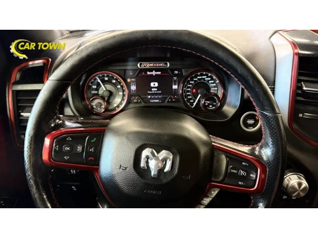 SEMINUEVOS RAM 1500 Crew Cab a Estados en autogozo