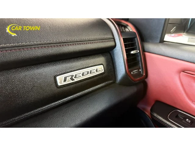 SEMINUEVOS RAM 1500 Crew Cab a Estados en autogozo