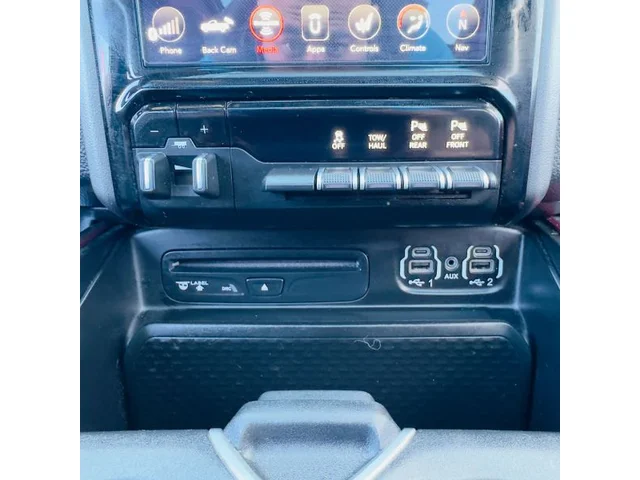 SEMINUEVOS RAM 1500 Crew Cab a Estados en autogozo