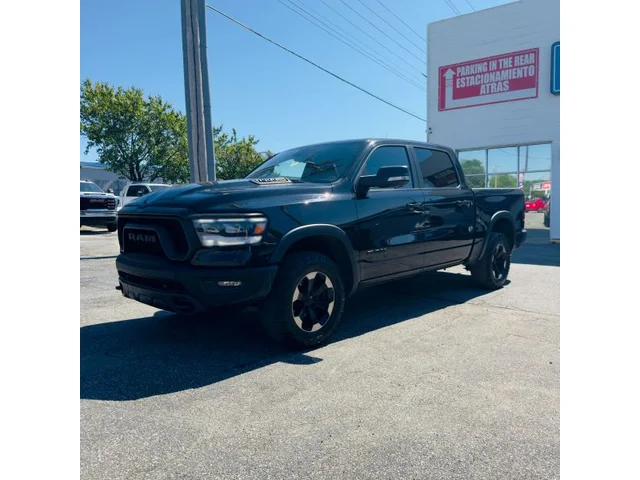 SEMINUEVOS RAM 1500 Crew Cab a Estados en autogozo