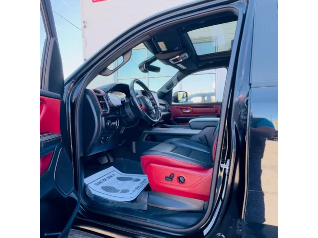 SEMINUEVOS RAM 1500 Crew Cab a Estados en autogozo
