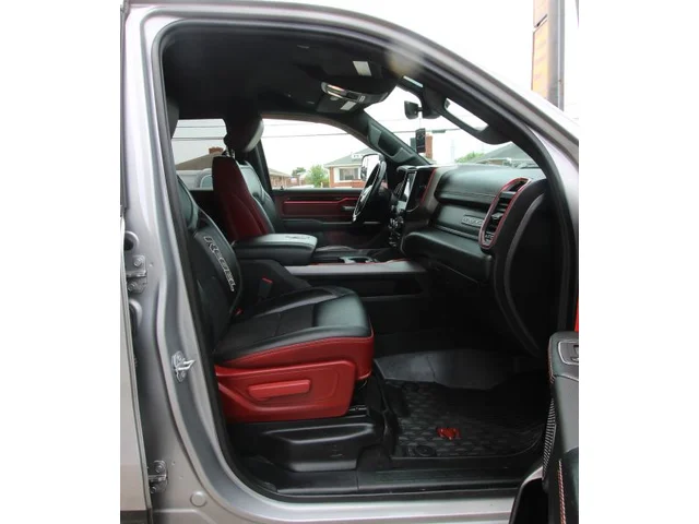 SEMINUEVOS RAM 1500 Crew Cab a Estados en autogozo