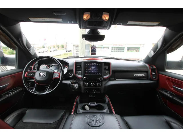 SEMINUEVOS RAM 1500 Crew Cab a Estados en autogozo