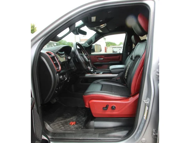 SEMINUEVOS RAM 1500 Crew Cab a Estados en autogozo
