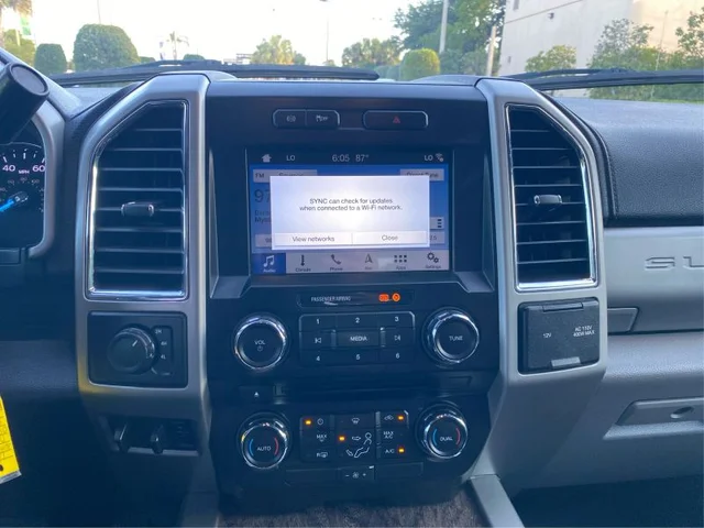 SEMINUEVOS FORD F350 Super Duty Crew Cab a Estados en autogozo