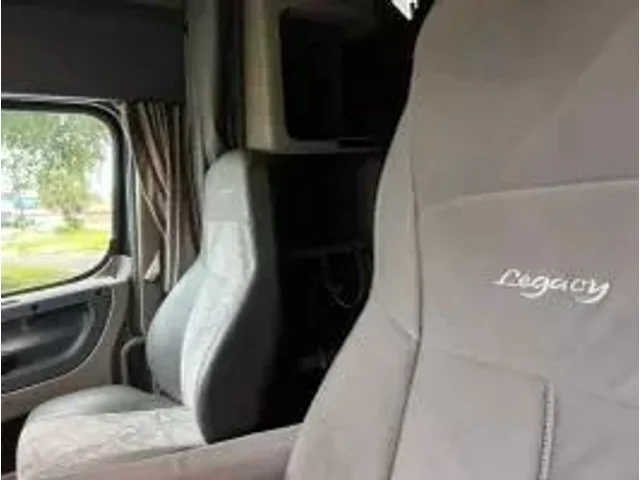 SEMINUEVOS FREIGHTLINER Cascadia a Estados en autogozo