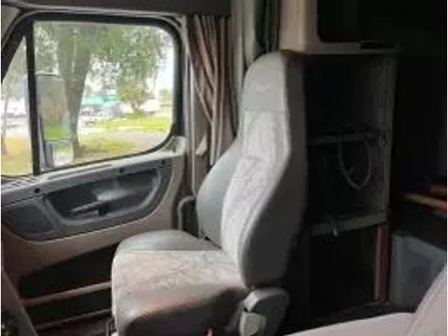 SEMINUEVOS FREIGHTLINER Cascadia a Estados en autogozo