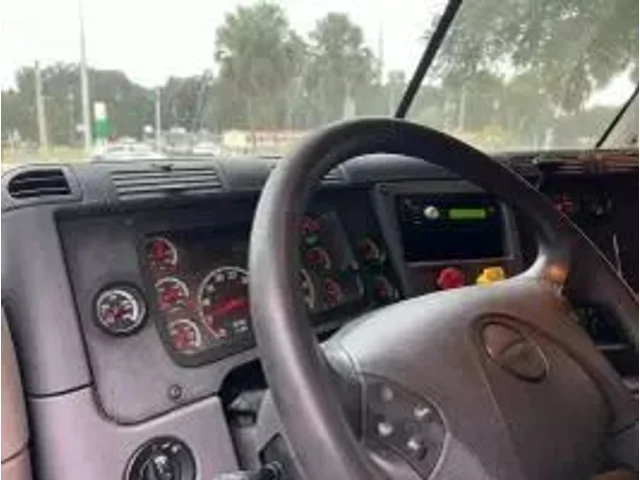 SEMINUEVOS FREIGHTLINER Cascadia a Estados en autogozo