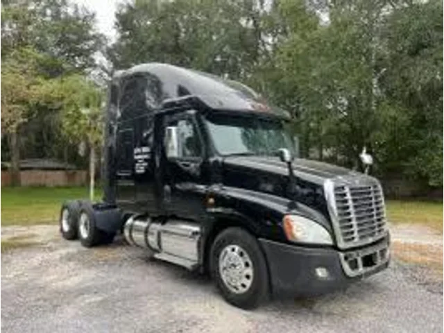 SEMINUEVOS FREIGHTLINER Cascadia a Estados en autogozo