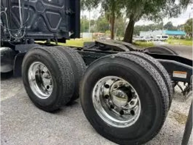 SEMINUEVOS FREIGHTLINER Cascadia a Estados en autogozo
