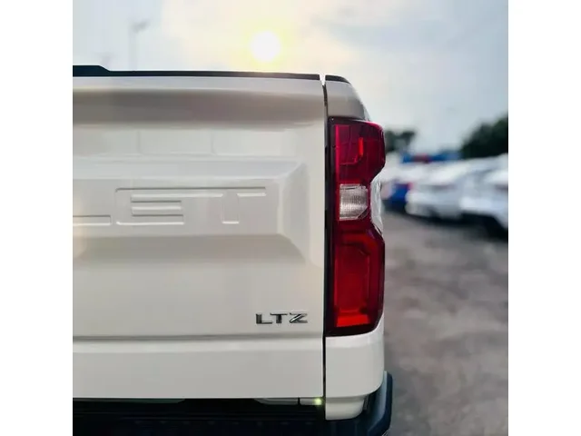 SEMINUEVOS CHEVROLET Silverado 1500 Crew Cab a Estados en autogozo