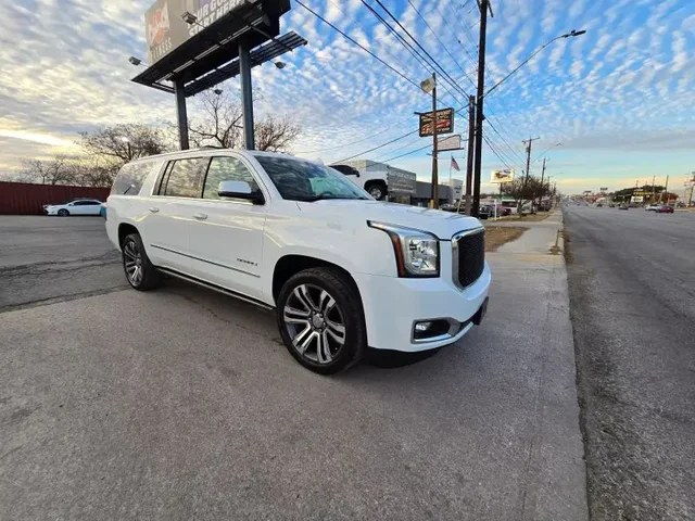 SEMINUEVOS GMC Yukon XL a Estados en autogozo