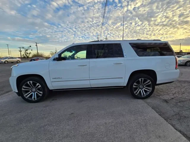 SEMINUEVOS GMC Yukon XL a Estados en autogozo