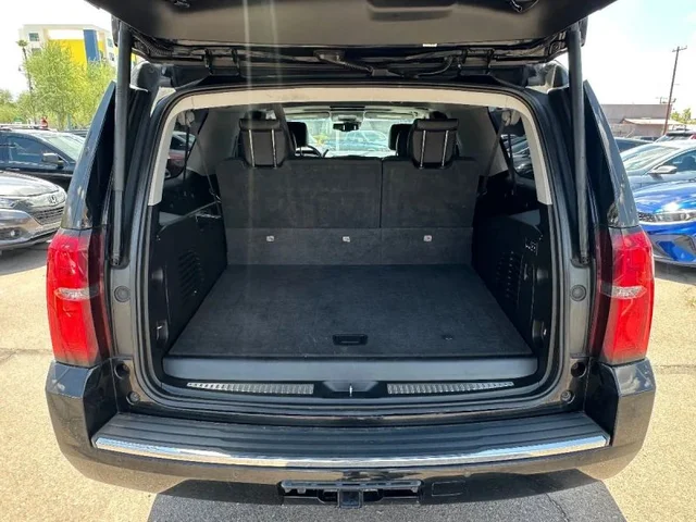SEMINUEVOS CHEVROLET Suburban at Prime Dealer LLC in Mesa