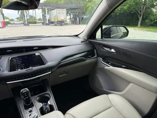 SEMINUEVOS CADILLAC XT4 a Estados en autogozo