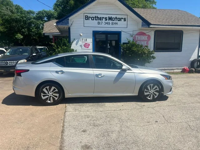 SEMINUEVOS NISSAN Altima a Estados en autogozo