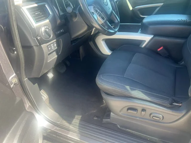SEMINUEVOS NISSAN Titan Crew Cab a Estados en autogozo