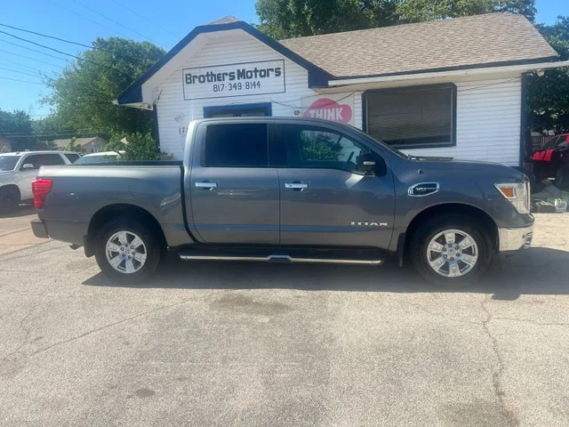 SEMINUEVOS NISSAN Titan Crew Cab a Estados en autogozo