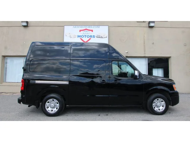SEMINUEVOS NISSAN NV2500 HD Cargo a Estados en autogozo