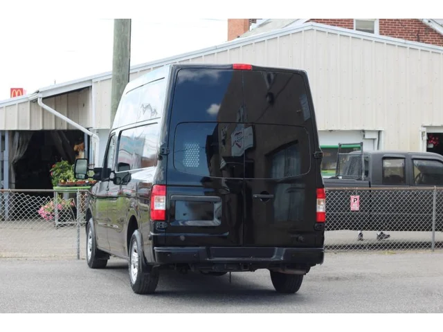 SEMINUEVOS NISSAN NV2500 HD Cargo a Estados en autogozo