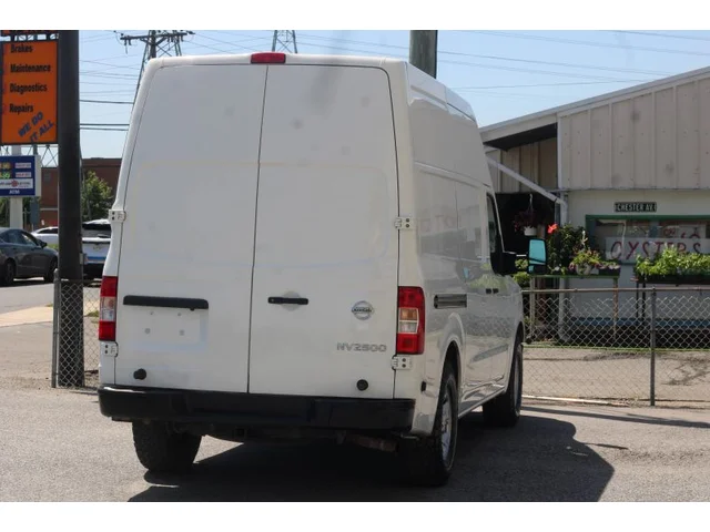 SEMINUEVOS NISSAN NV2500 HD Cargo a Estados en autogozo