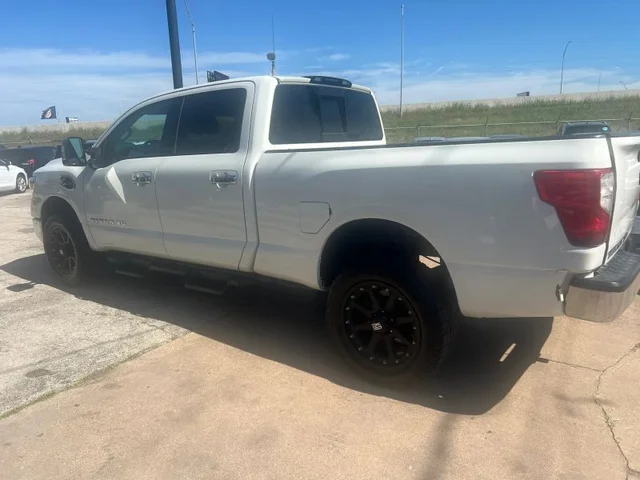 SEMINUEVOS NISSAN TITAN XD Crew Cab a Estados en autogozo