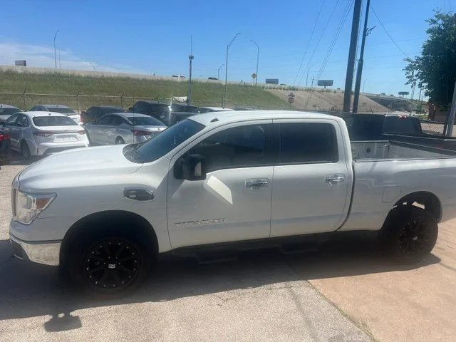 SEMINUEVOS NISSAN TITAN XD Crew Cab a Estados en autogozo
