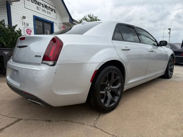 SEMINUEVOS CHRYSLER 300 a Estados en autogozo