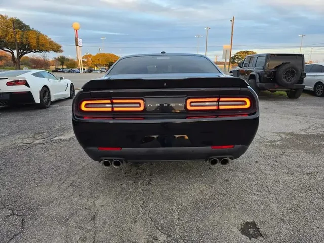 SEMINUEVOS DODGE Challenger a Estados en autogozo