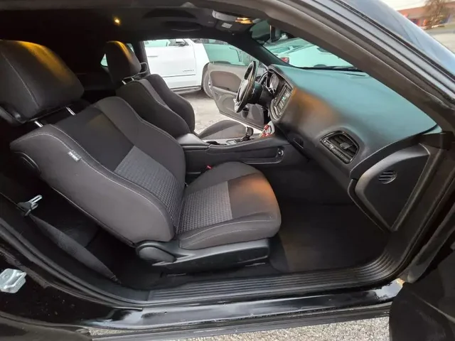 SEMINUEVOS DODGE Challenger a Estados en autogozo