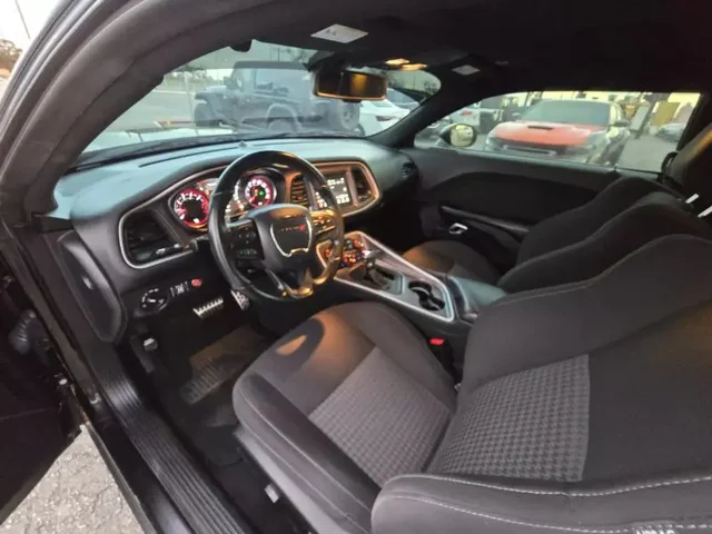 SEMINUEVOS DODGE Challenger a Estados en autogozo