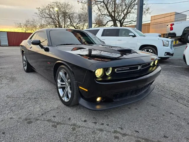 SEMINUEVOS DODGE Challenger a Estados en autogozo