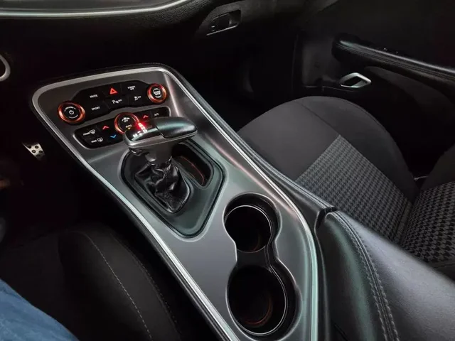 SEMINUEVOS DODGE Challenger a Estados en autogozo