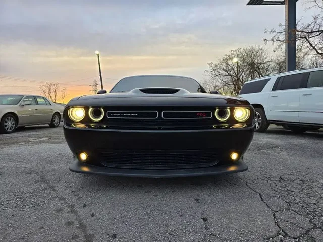 SEMINUEVOS DODGE Challenger a Estados en autogozo