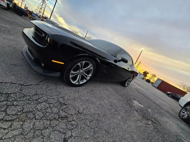 SEMINUEVOS DODGE Challenger a Estados en autogozo