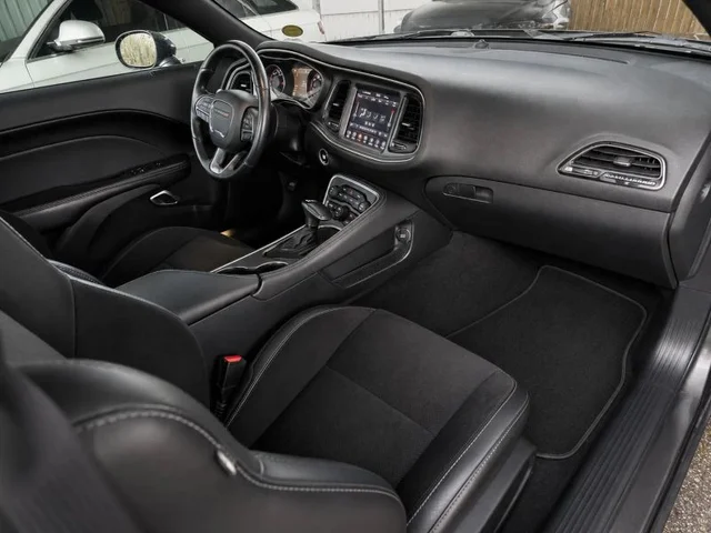 SEMINUEVOS DODGE Challenger a Estados en autogozo