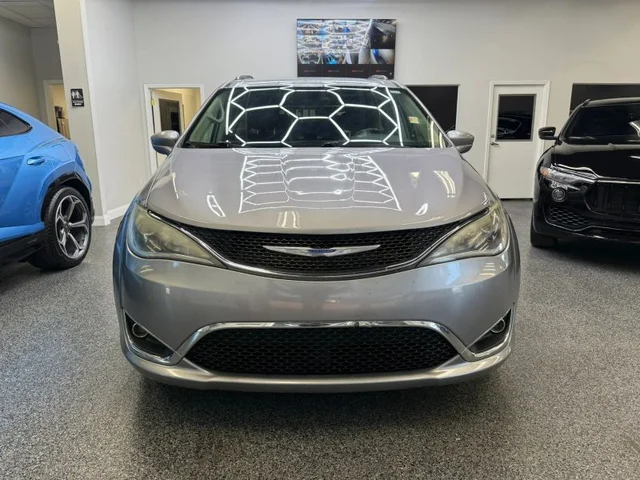 SEMINUEVOS CHRYSLER Pacifica a Estados en autogozo