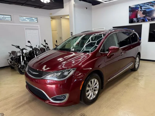 SEMINUEVOS CHRYSLER Pacifica a Estados en autogozo