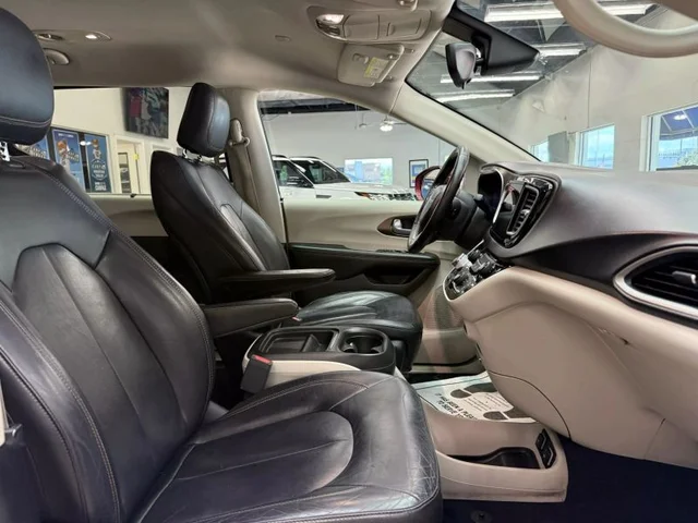 SEMINUEVOS CHRYSLER Pacifica a Estados en autogozo