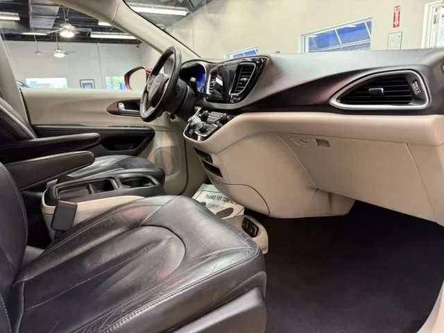 SEMINUEVOS CHRYSLER Pacifica a Estados en autogozo