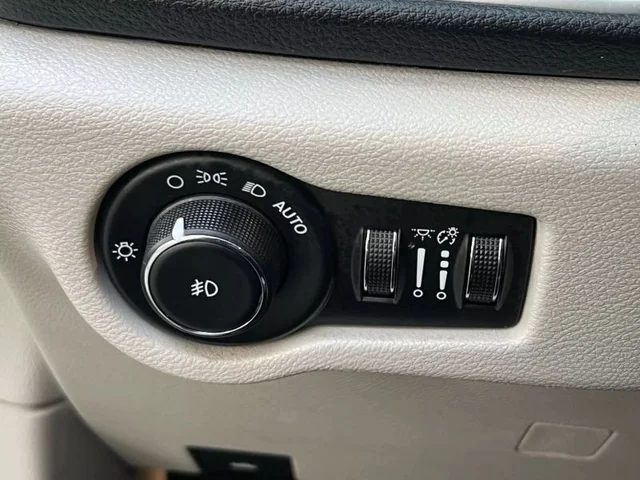 SEMINUEVOS CHRYSLER Pacifica a Estados en autogozo