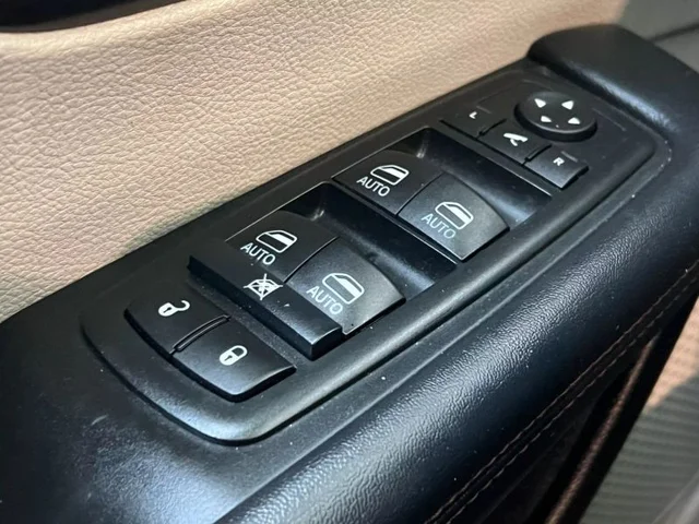 SEMINUEVOS CHRYSLER Pacifica a Estados en autogozo