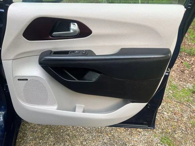 SEMINUEVOS CHRYSLER Pacifica a Estados en autogozo