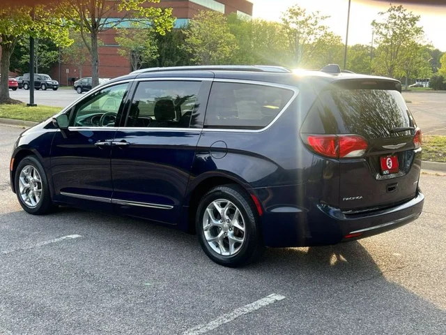 SEMINUEVOS CHRYSLER Pacifica a Estados en autogozo