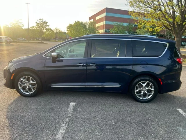 SEMINUEVOS CHRYSLER Pacifica a Estados en autogozo