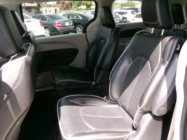 SEMINUEVOS CHRYSLER Pacifica Hybrid a Estados en autogozo