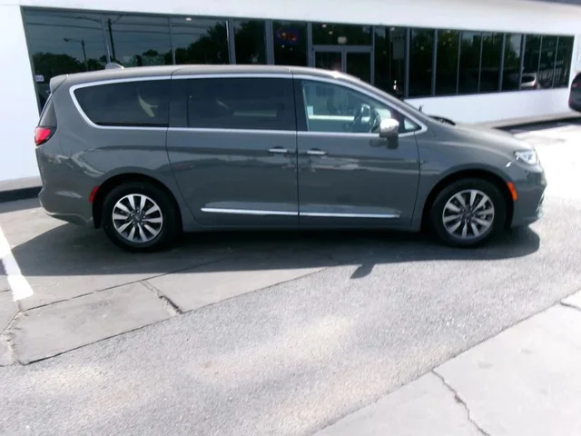 SEMINUEVOS CHRYSLER Pacifica Hybrid a Estados en autogozo