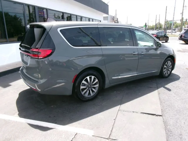 SEMINUEVOS CHRYSLER Pacifica Hybrid a Estados en autogozo
