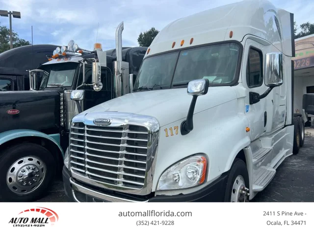 SEMINUEVOS FREIGHTLINER Cascadia a Estados en autogozo Vehicle Image